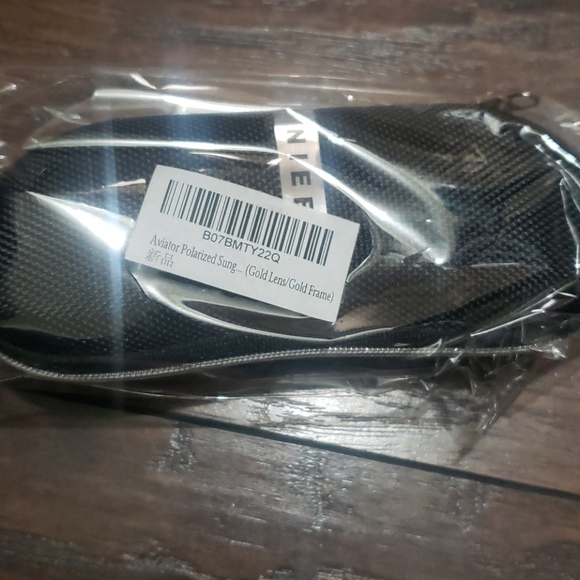 Nieepa Design Eyewear - Picture 3 of 8